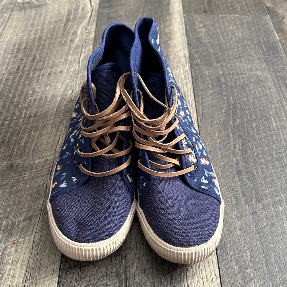 Toms Navy Floral High-Top Sneakers with Tan Laces - Picture 2 of 4